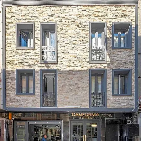 Szálloda California 3*
