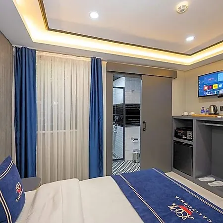 Szálloda California 3*